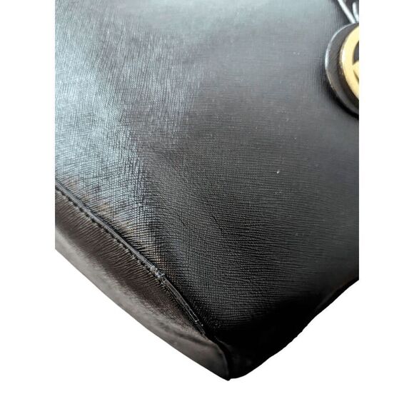 MICHAEL KORS Large Jet Set Tote in Black Saffiano Leather - Picture 11 of 15